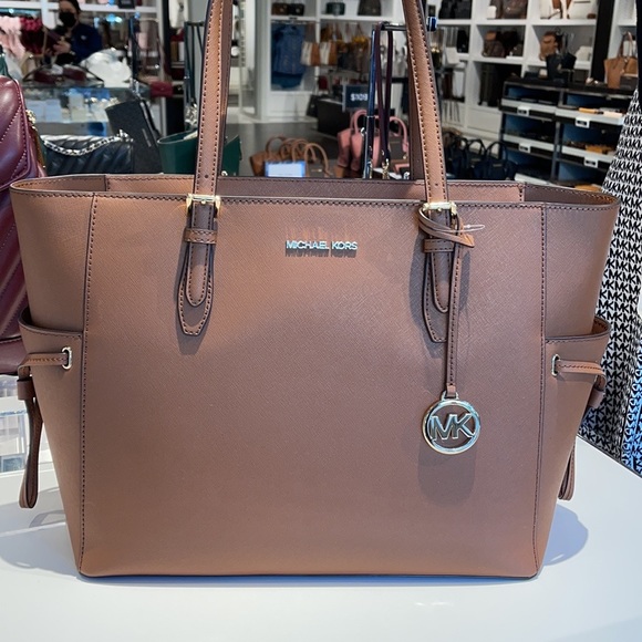 Michael Kors Gilly Travel Large Drawstring Tote - Picture 6 of 16